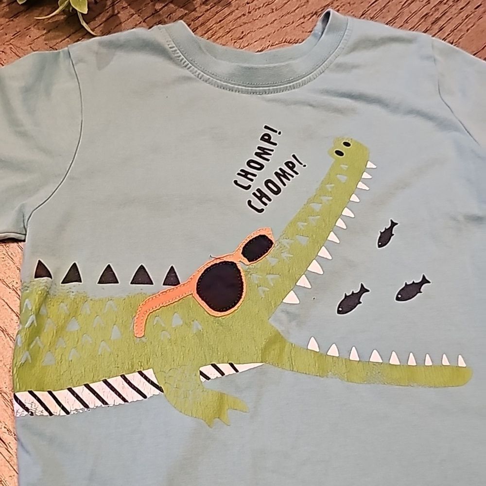 Dinosaur t shirtbsize 7 Chomp Chomp - Picture 2 of 8